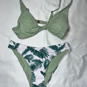 Green palm leaf bikini top and bottom size: L